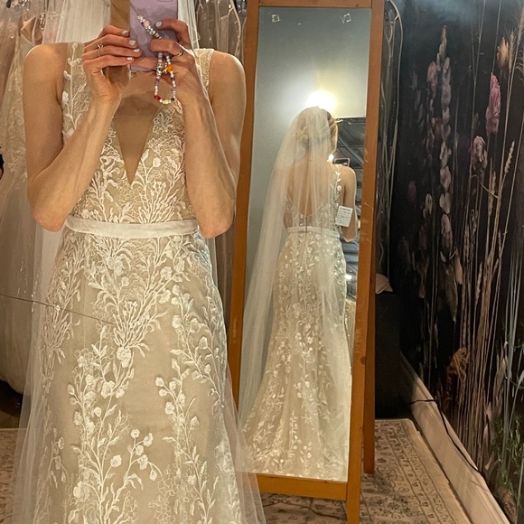 Meet your Posher, Lauren - Picture 4 of 14